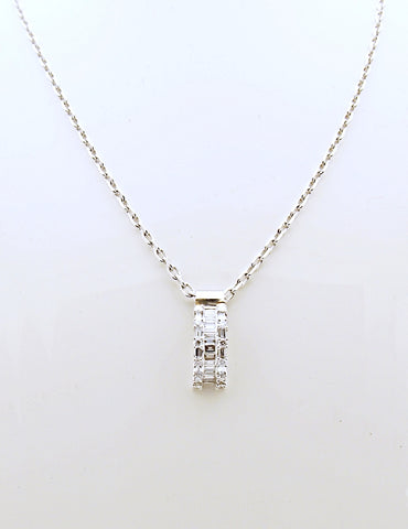 14k White Gold Diamond Pendant Necklace